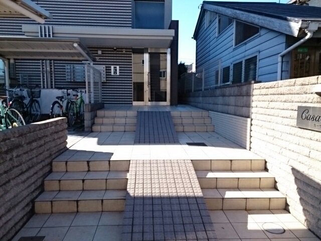 13/22 エントランス