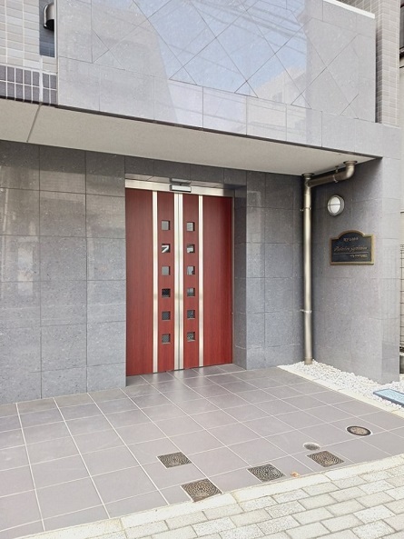 14/20 エントランス