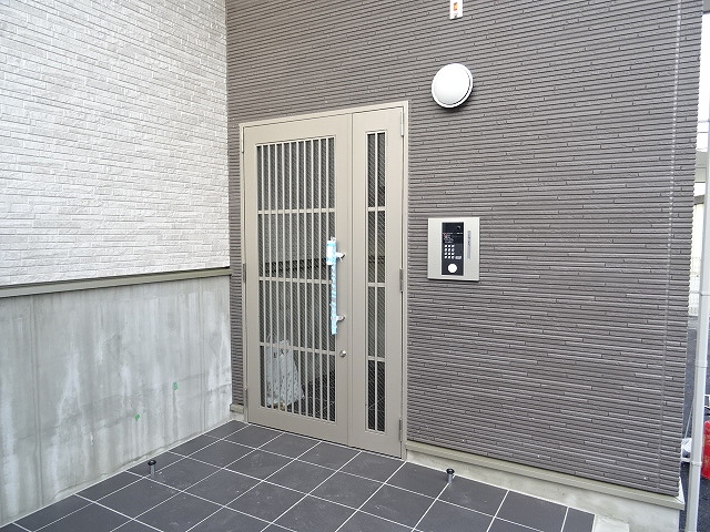 14/20 エントランス