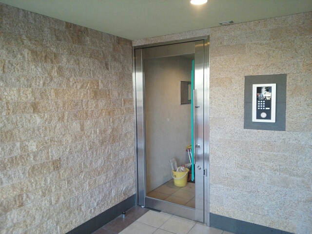 14/22 エントランス