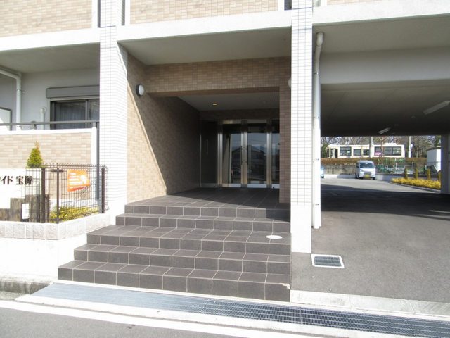 14/20 エントランス