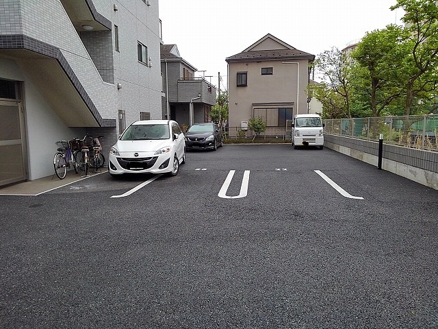 14/20 駐車場