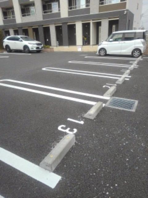 14/20 駐車場