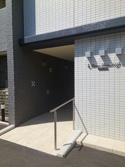 13/20 エントランス