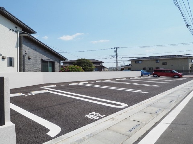 27/30 駐車場