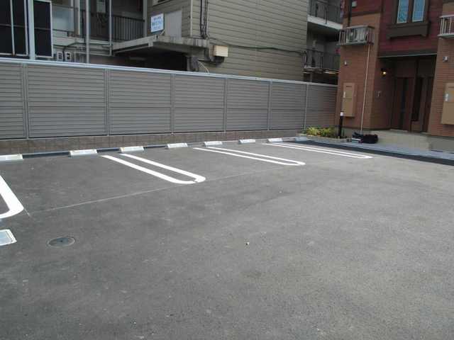 14/20 駐車場