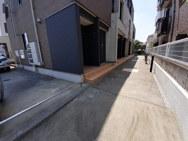 14/20 エントランス