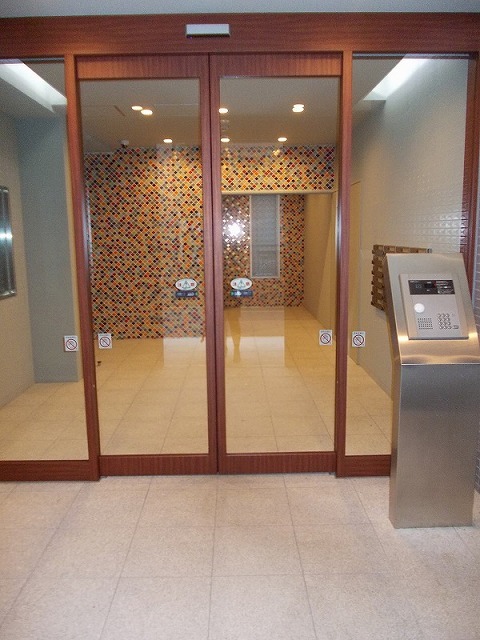 14/20 エントランス