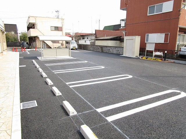 14/20 駐車場