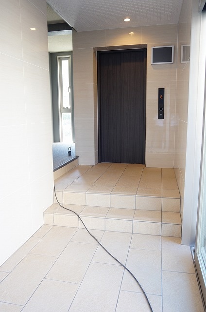 14/20 エントランス