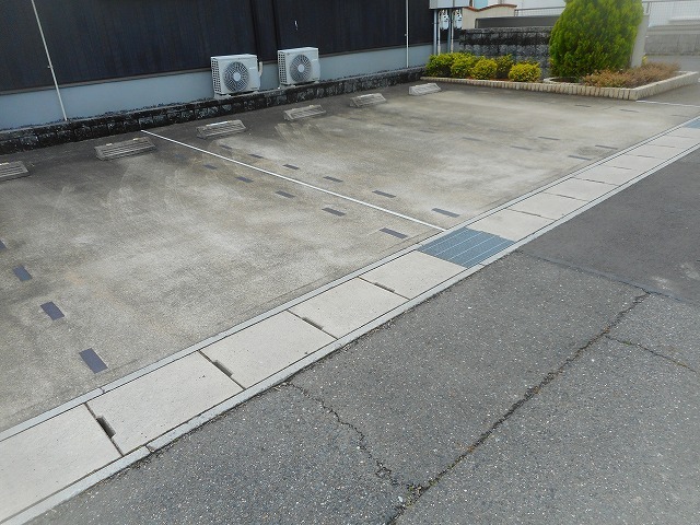 2/10 駐車場