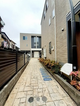 14/20 エントランス