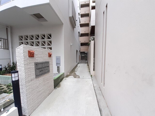 14/18 エントランス