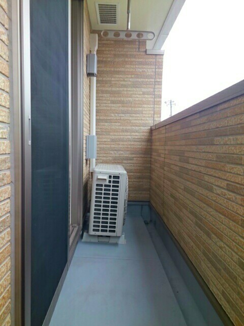 18/28 バルコニー