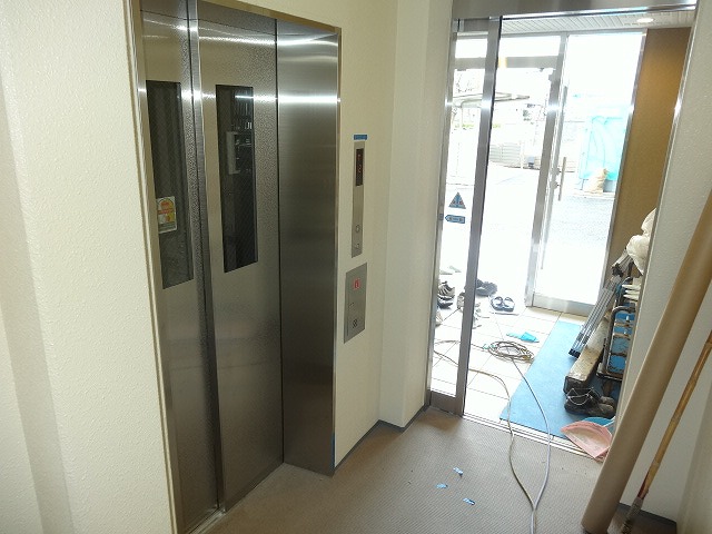 13/22 エントランス