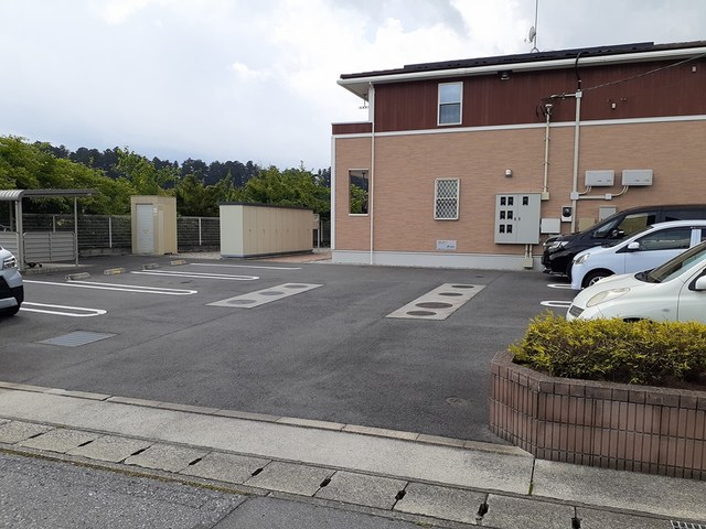 14/21 駐車場