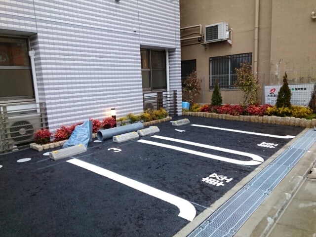 13/19 駐車場