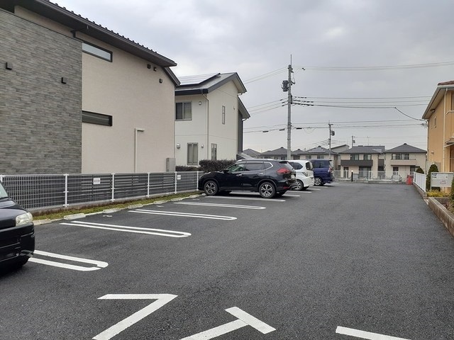 13/19 駐車場
