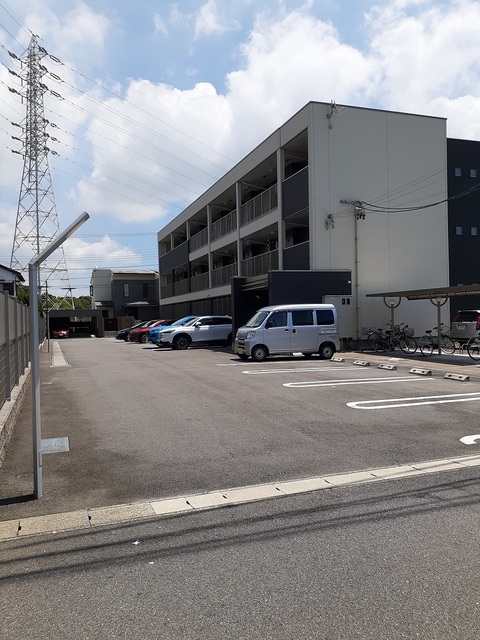 22/30 駐車場