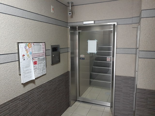 14/23 エントランス