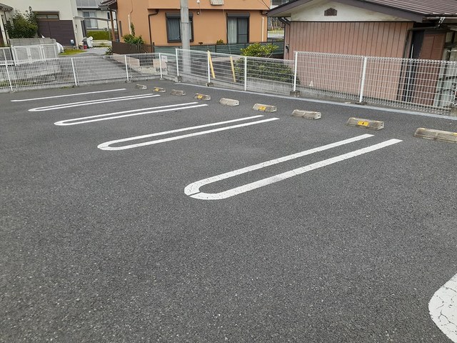 14/23 駐車場