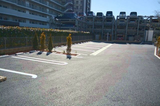 13/23 駐車場