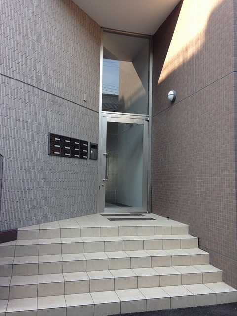 13/23 エントランス