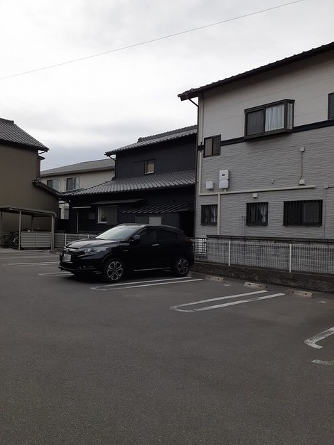 2/6 駐車場