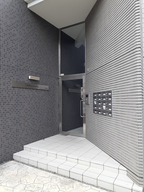 14/20 エントランス