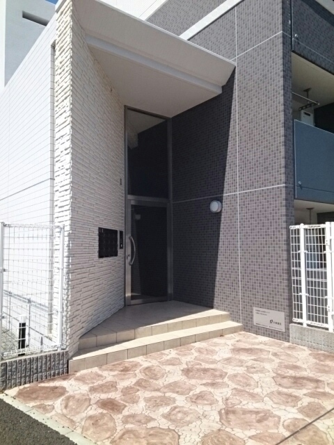 14/20 エントランス