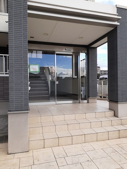 13/20 エントランス