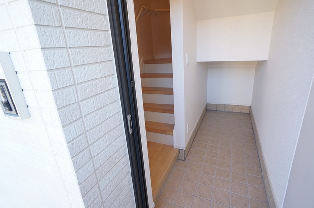 13/22 エントランス