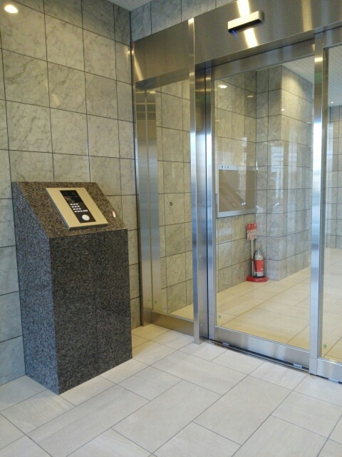 14/22 エントランス