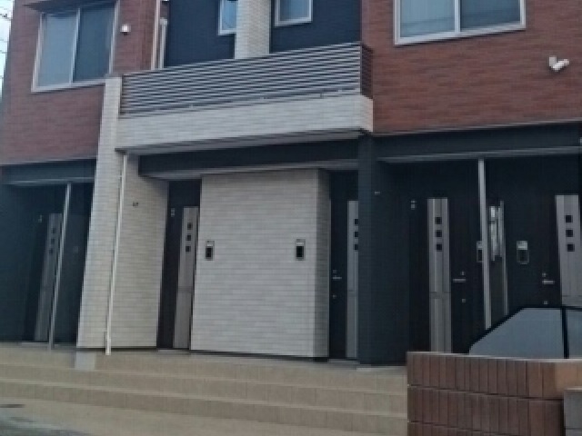 16/23 エントランス