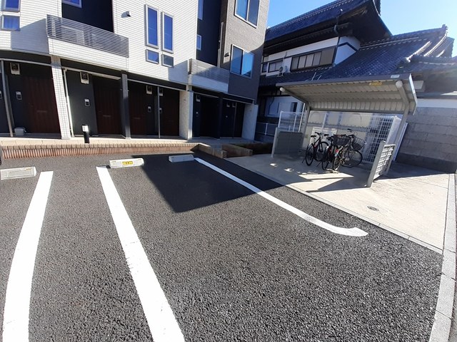 14/23 駐車場