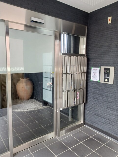 14/20 エントランス