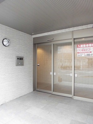 14/20 エントランス