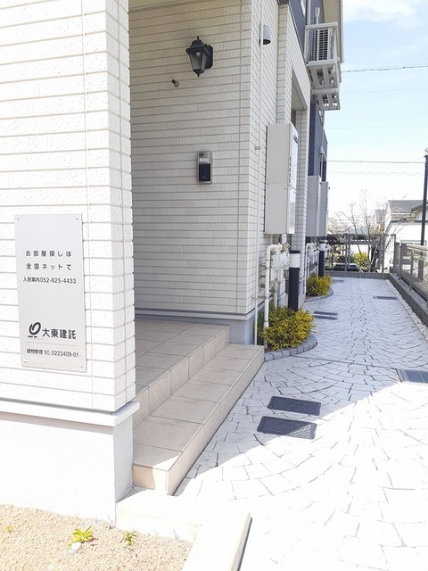 13/22 エントランス