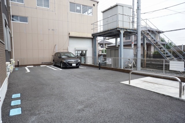 13/23 駐車場