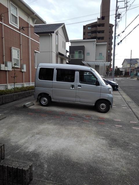13/19 駐車場