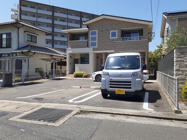 14/20 駐車場