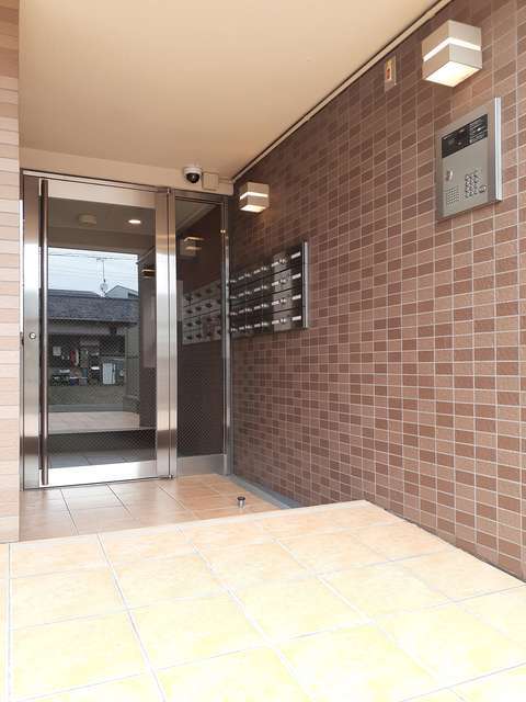 14/20 エントランス