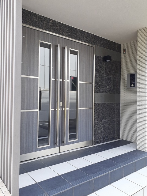 15/20 エントランス