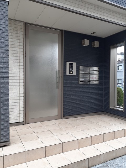 14/20 エントランス