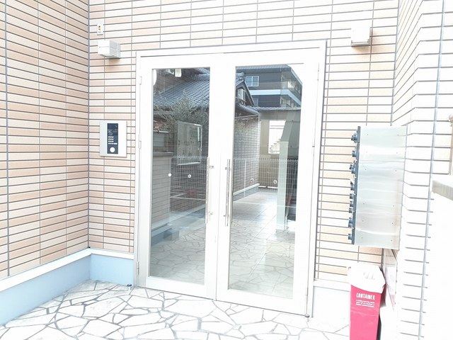 14/20 エントランス