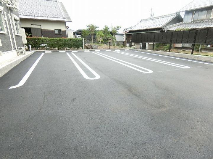 14/20 駐車場