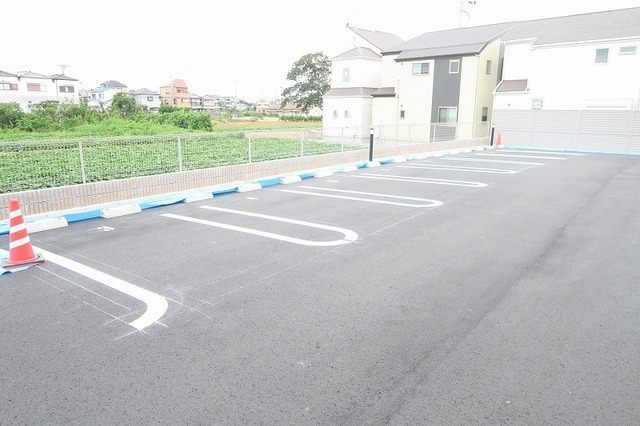 14/20 駐車場