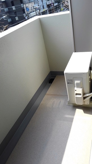 13/18 バルコニー