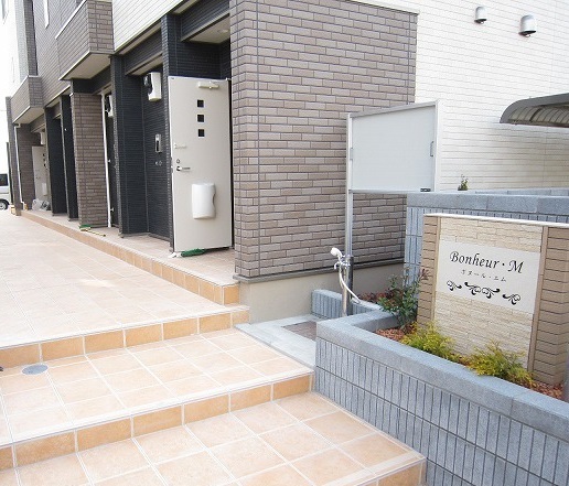 2/2 エントランス