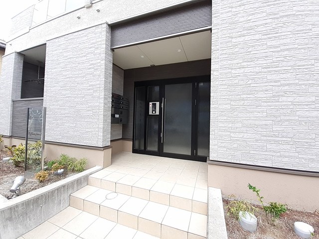 14/20 エントランス